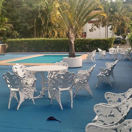 Hotel Lago Azul Louveira Luaran gambar